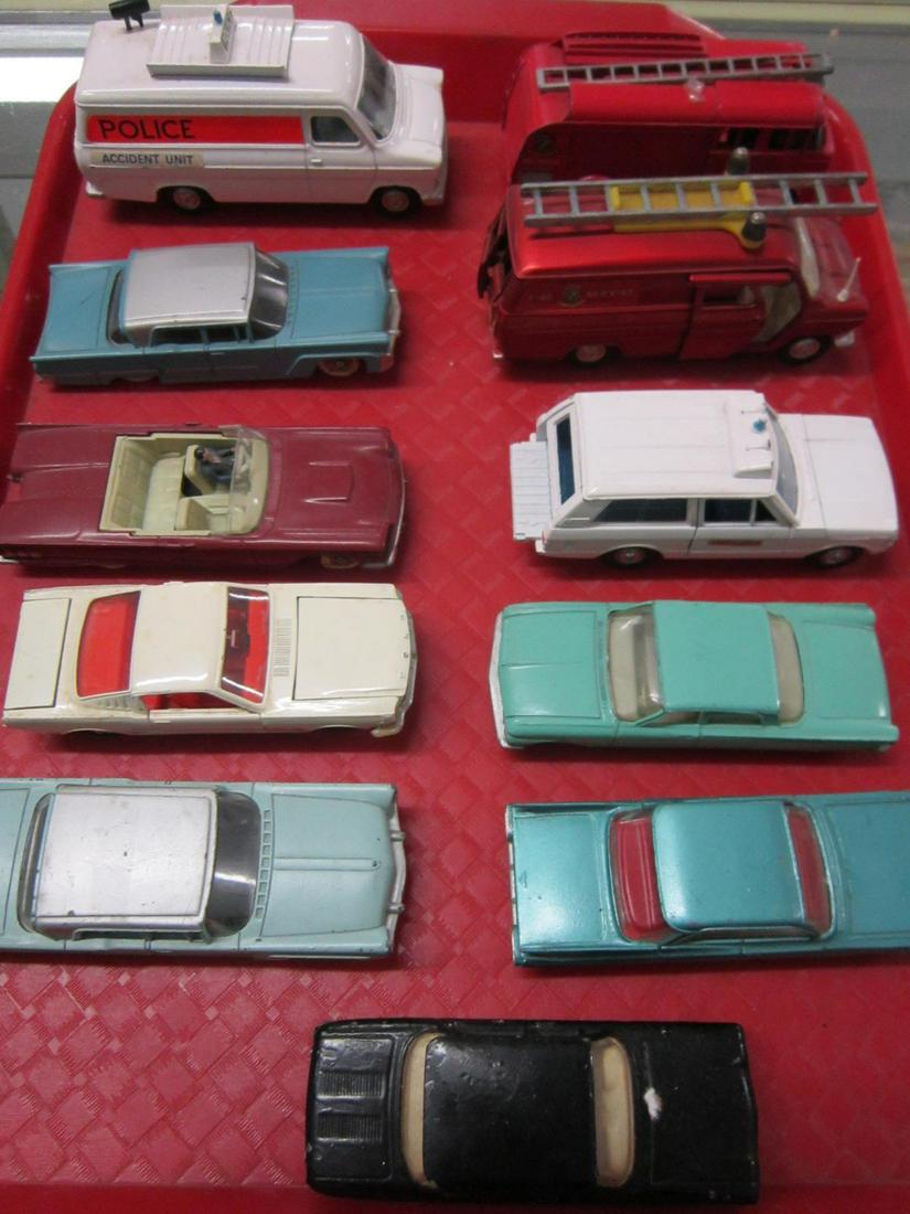 Vintage Dinky Die Cast Vehicles: Vintage Dinky Die Cast Vehicles, scale model, Meccano Ltd including: made in France, two Lincoln Premiere (hard top and convertible with driver), #532, Chevrolet Corvair, #552 and Ford Thunderbird, #5