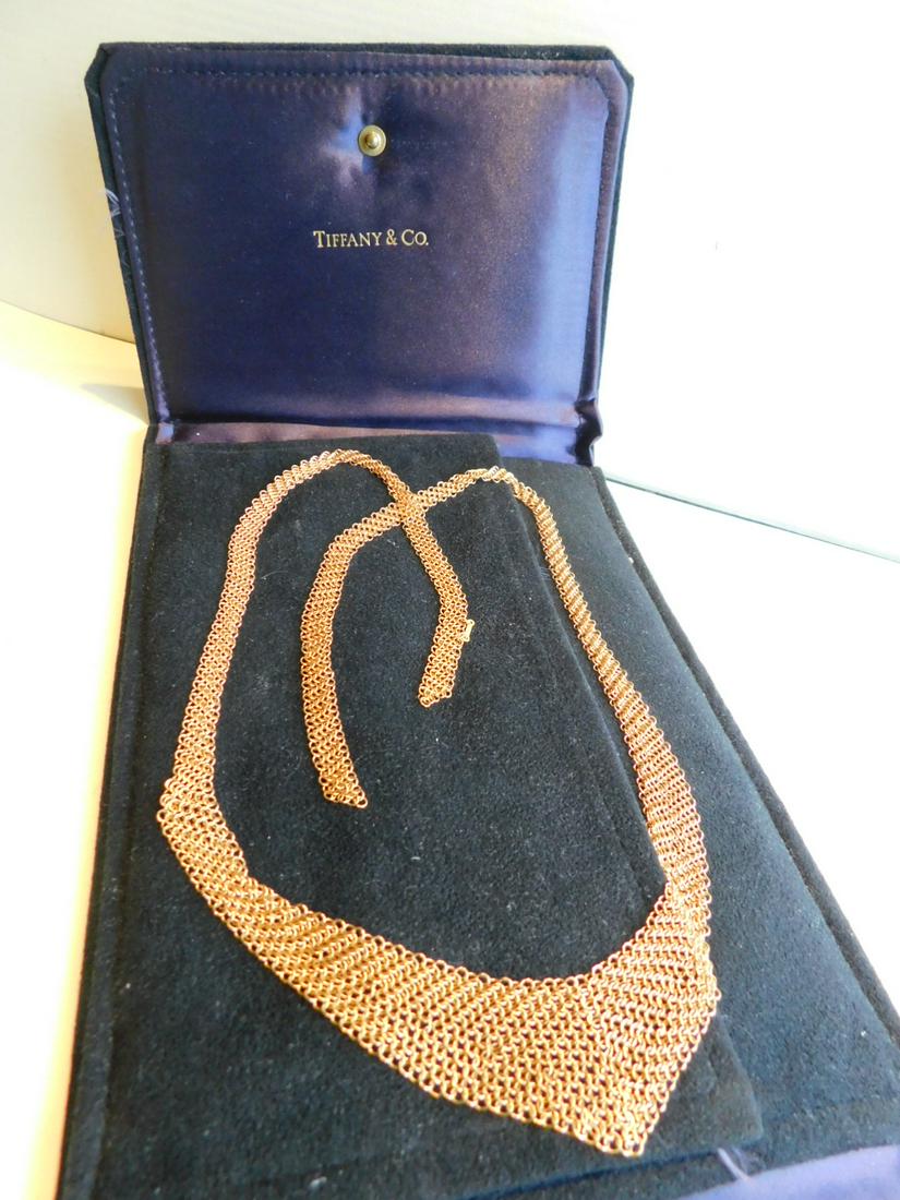 Tiffany & Co Elsa Peretti Gold Necklace: Tiffany Elsa Peretti Gold Necklace, 18k. yellow gold, "V" mesh necklace - "Chain Link Drop", 25" l. with Tiffany black velour necklace case and blue box, 20.2 dwt [29] Condition; excellent, lightly us