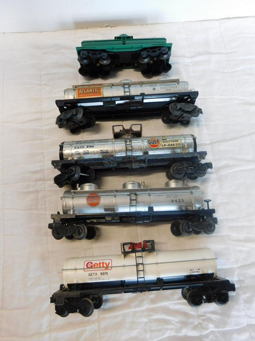 Lionel & Other Post War & Other Tanker Train Cars: 5 Lionel & Other Post War & Modern Era Tanker Train Cars, O gauge, loose, no boxes including: Post War - Gulf triple dome, 6425 and Atlantic triple dome 6415, plus Modern Era Getty GETX 9373, Gulf GRT