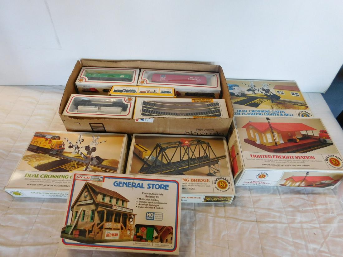 Vintage HO Trains, Track & Accessories: Vintage HO Trains, Track and Accessories, all in original boxes including: six Bachmann HO gauge train cars, two Bachmann HO track sets (steel), item No. 44 - 2781 and 44-2773, plus four Bachmann trac