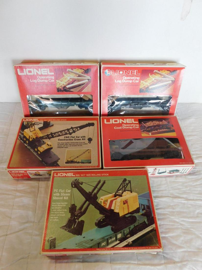 5 Lionel Operating &Other Train Cars: Five Lionel Operating and Other Train Cars, big 027 size, all very good or like new in original boxes including: PC flat car with steam shovel kit 6-9158, C & O flat car with construction crane 6-9157