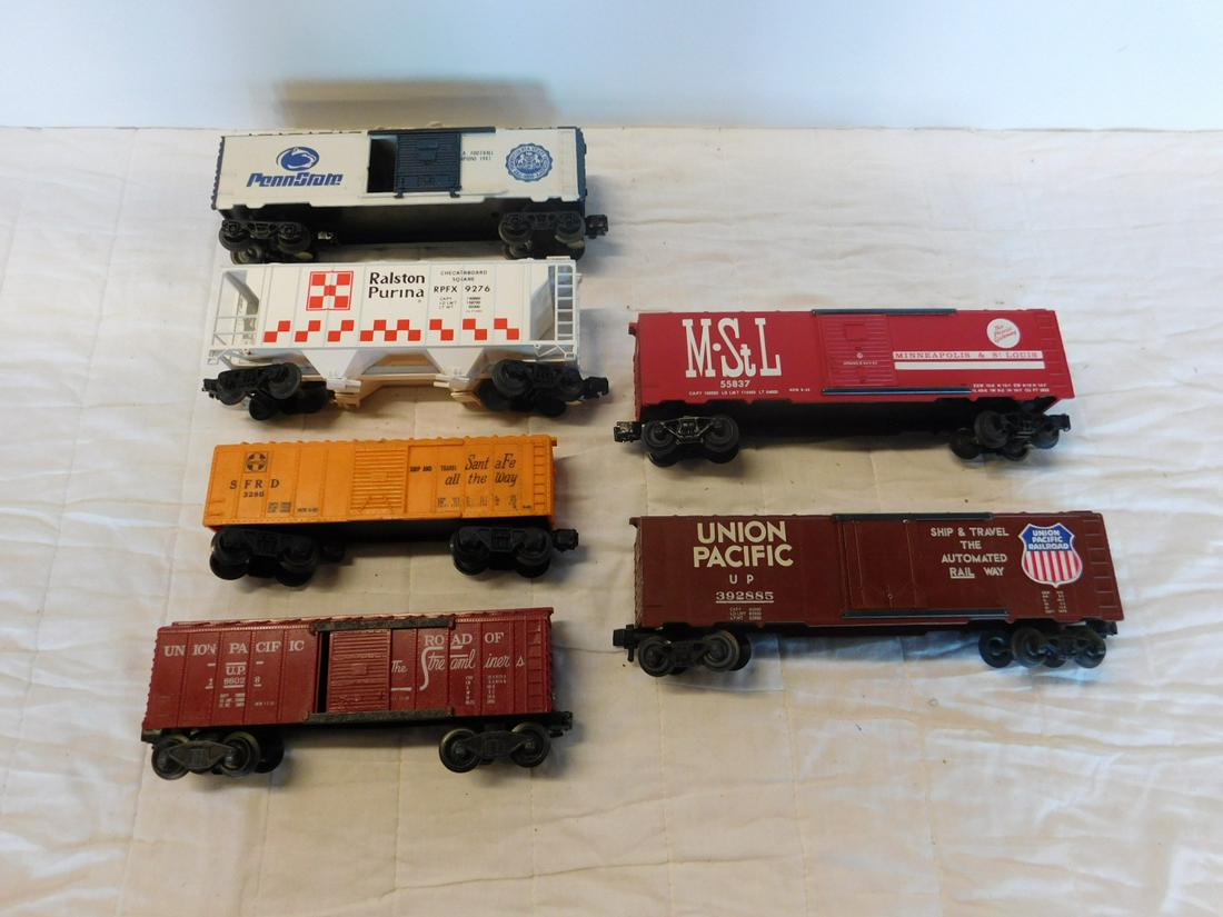 6 Assorted Box & Hopper Train Cars: Six Assorted Box & Hopper Train Cars, "O" and other gauge, loose, no boxes including: Marx Santa Fe Box car 3280, Round house Union Pacific Box car 186028, MTH Ralston Purina Hopper car 9276 and Minne
