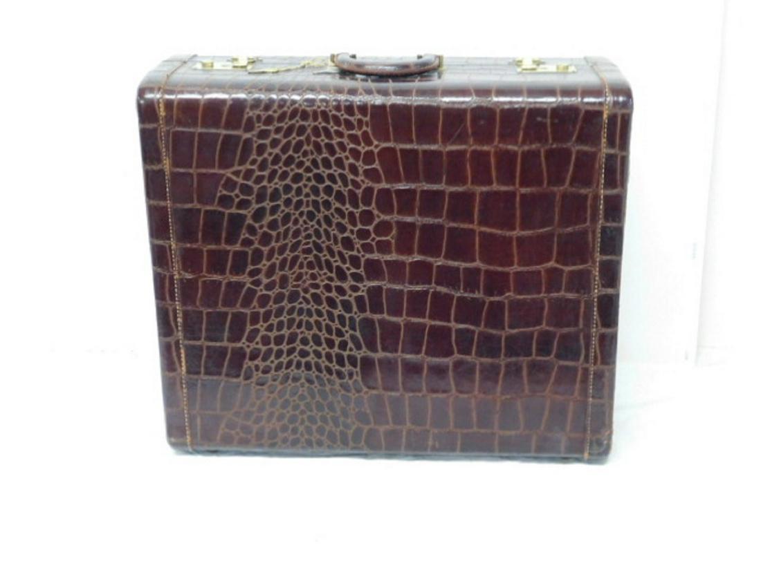 Alligator 2 Pc Luggage Set: Alligator two piece Luggage Set, vintage early 20th C, with brass locks and key, includes: 21" x 18" x 8 1/2" and 18" x 12 1/2" x 6 1/2". CONDITION: VG, light usage.