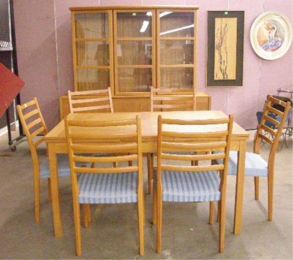 Skovby 8 Piece Teakwood Dining Room Set: Skovby 8 Piece teakwood, Scandinavian style Dining room set; draw leaf table, 6 side chairs, breakfront, late 20th C.