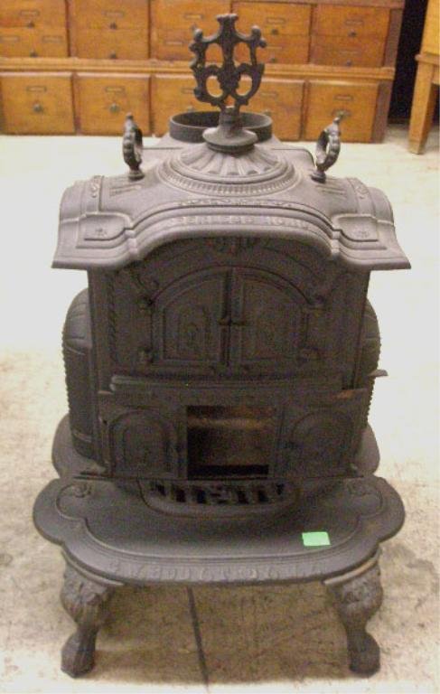 Cast Iron Stove: Cast iron stove, by G.W. Eddy, Troy NY, Peerless No. 19, late 19th C