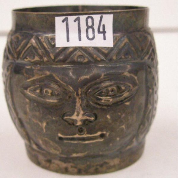 A Mano Peruvian Sterling Toothpick Holder: A Mano Peruvian sterling silver 2 1/2" figural toothpick holder, 1.71 oz