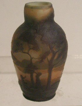 Muller Fres Cameo Glass Cabinet Vase: Muller Fres Luneville signed cameo glass 3" cabinet vase w/figural & scenic landscape design