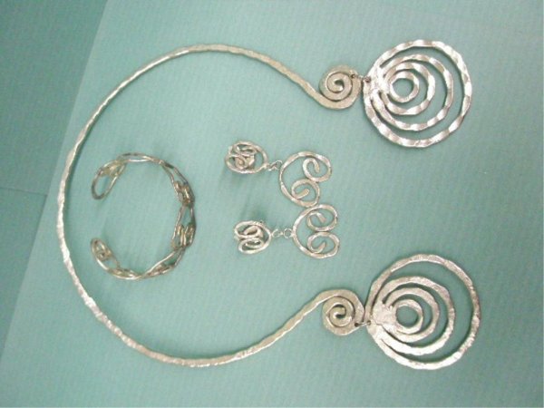 Calder Style Necklace, Bracelet & Earrings: Calder style pendant choker necklace & spiral heart shaped 2" pendant earrings & 2 1/2" cuff bracelet silver tone metal, neck opening across 6" length 8 1/2"