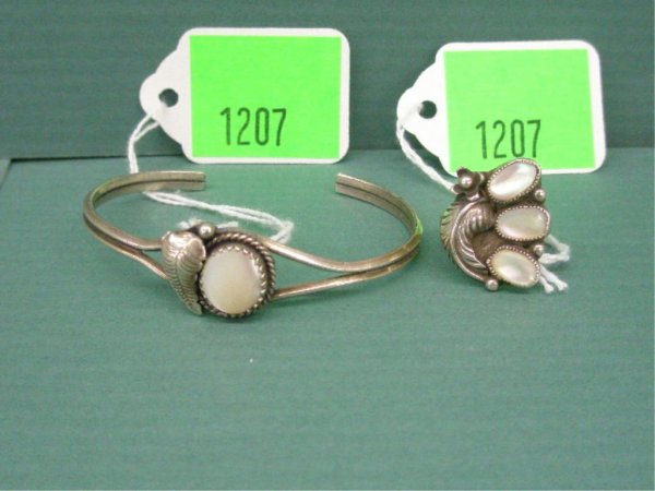 Native American Silver Bracelet & Ring: Unsigned Native American Indian sterling silver & abalone bracelet & ring