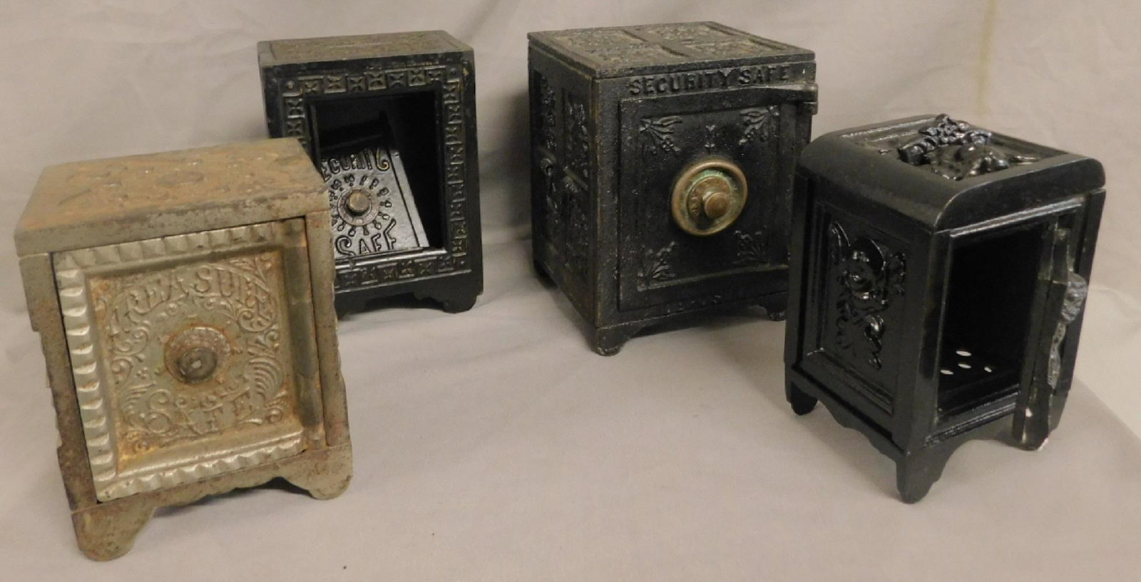 4 AS IS Vintage Cast Iron Banks (1 of 10)