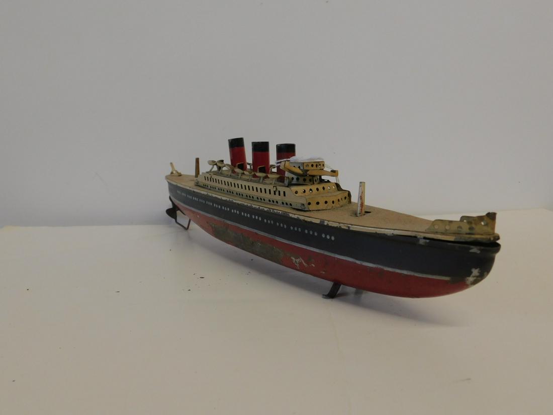 Vintage Tin Litho Toy Clockwork Luxury Liner (1 of 4)
