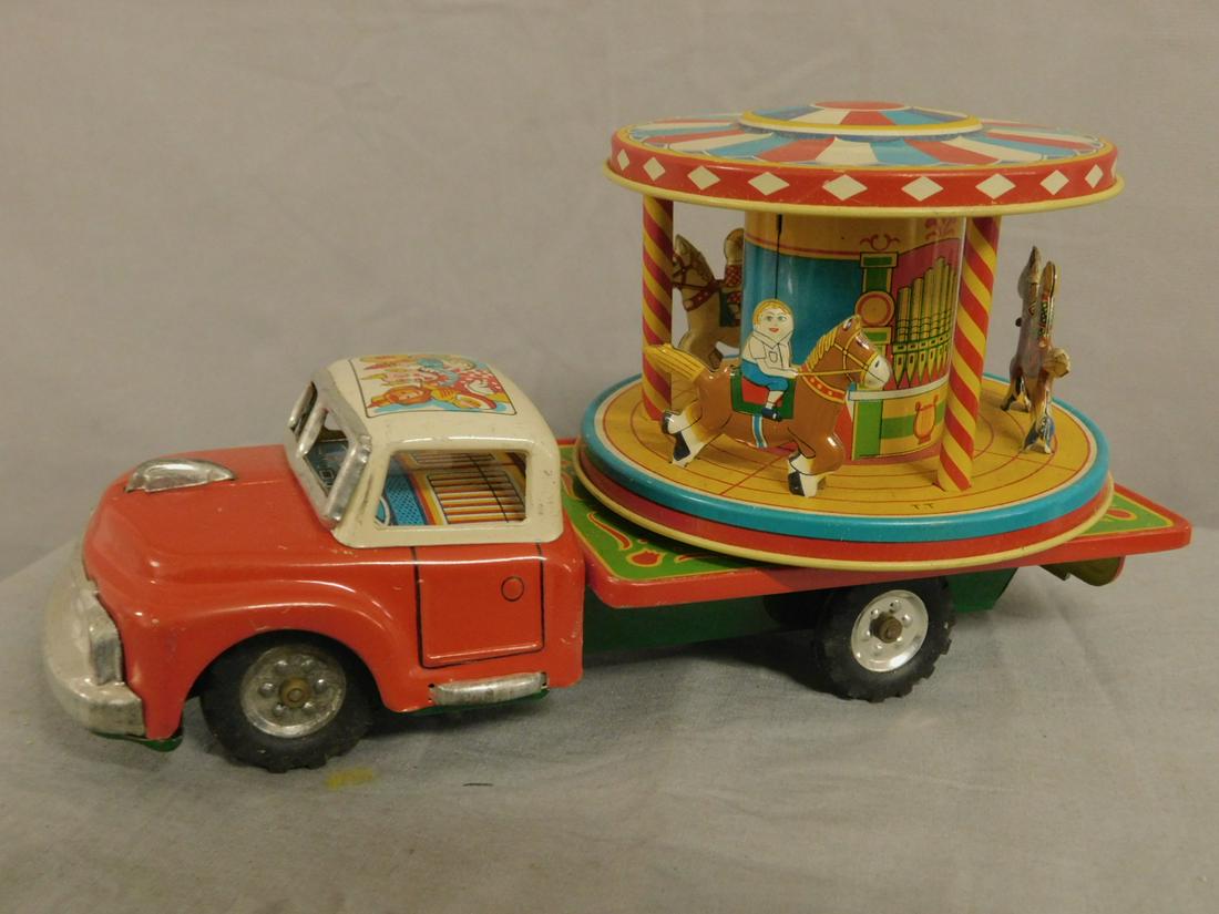 Merry-Go-Round Carousel Truck (1 of 5)