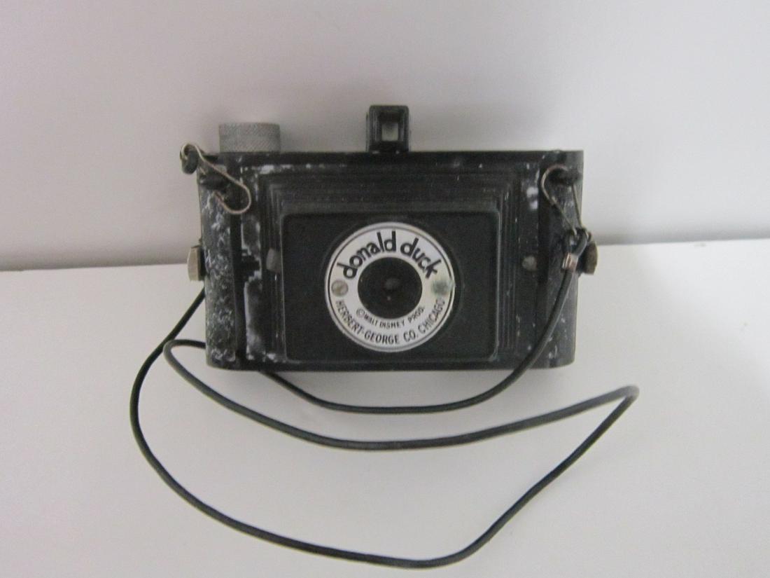 Vintage Donald Duck Camera (1 of 5)