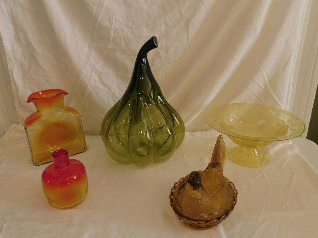 5 Assorted Glassware Pieces: 5 Assorted Glassware Pieces including; blown smoked glass gourd vase, two Blanco Amberina pieces, amber hen on nest and vaseline etched compote. Condition; very good