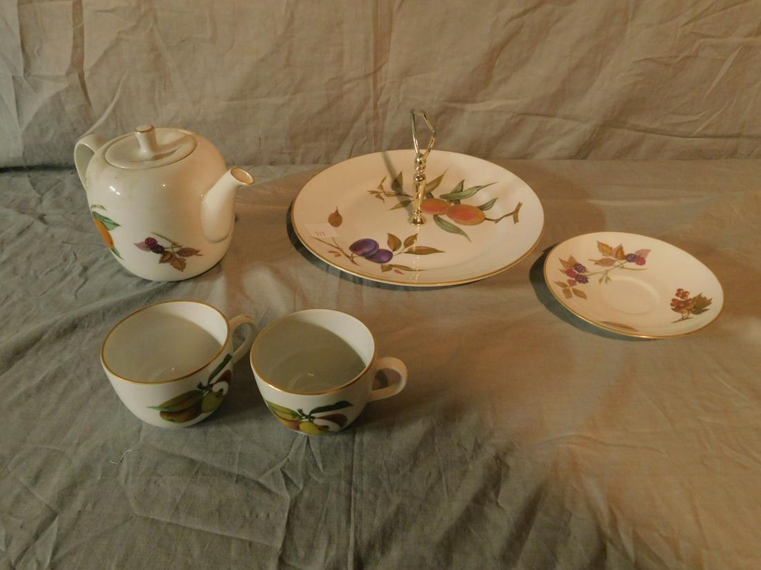 Assorted Royal Worcester Evesham Pieces: Assorted Royal Worcester Evesham pieces, teapot, tid bit, cups and saucers, etc. Condition; good