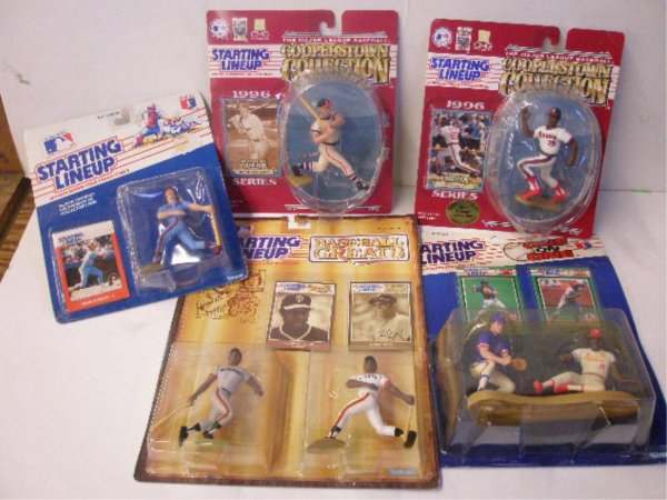 1980's & 90's Starting Lineup Figures: Thirteen 1980's & 90's Starting Lineup Baseball Figures, 1988 (4) Mike Schmidt, 1989 Ryne Sandberg/Vince Coleman One on One, 1989 Willie McCovey/Willie Mays Baseball Greats, 1995 (4) Mike Schmidt, 199