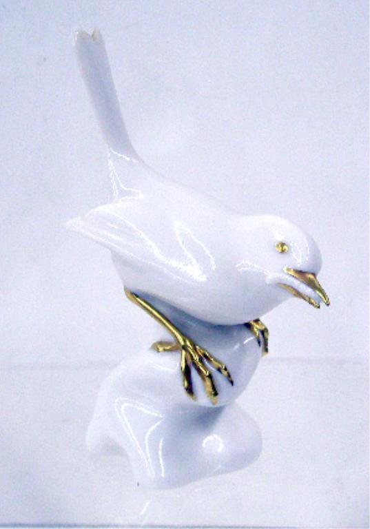 Hutschenreuther Bird Figure: c. 1930's Hutschenreuther 6" bird w/worm in mouth figure