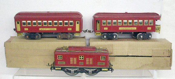 Lionel Standard Gauge Train Set: Pre war Lionel Standard gauge 3 piece train set, #8 Electric 0-4-0 Locomotive, #337 Pullman w/box & #338 Observation w/box