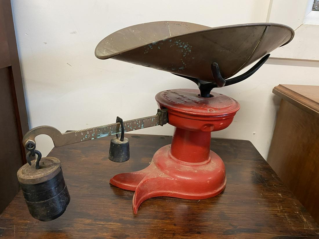 Antique Fish Tail Scale: Antique fish tail scale by Howe Scale Co,, VT, brass bin, weights red painted cast iron & brass, 19th C h 11 1/2" L 20" Condition: Very Good working, tarnished brass