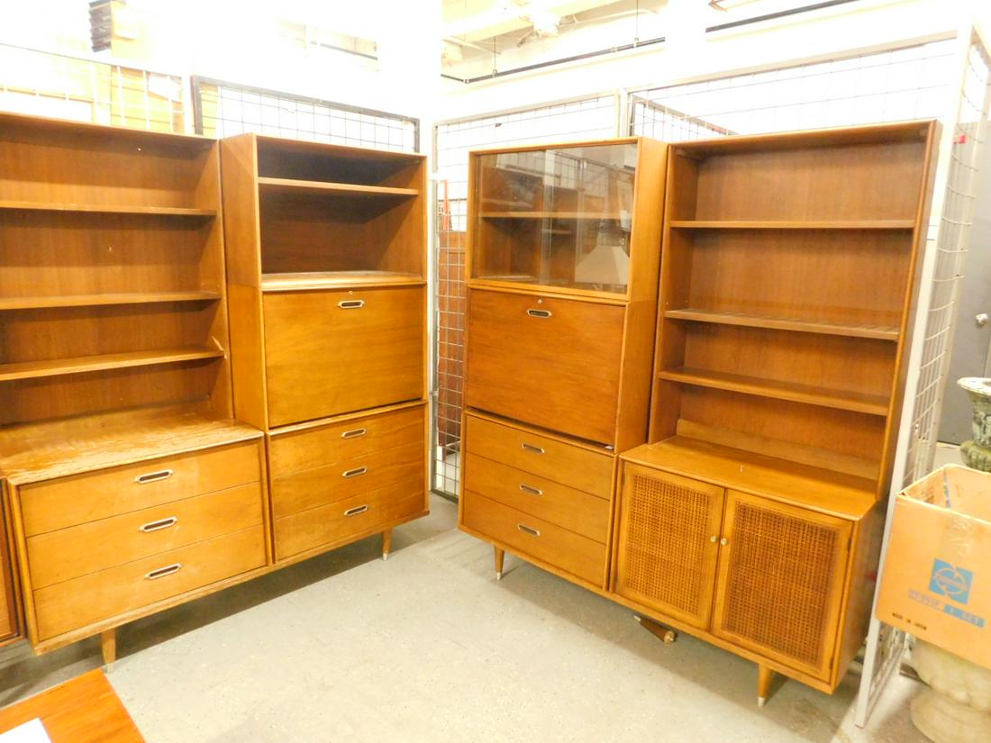 4 Danish Modern Wall Units: Four Danish Modern Wall Units, teakwood, ten modular interchangeable units, include: one pane doors, three triple drawer units, two tall open shelves, two short open shelves, one bar unit and one ster