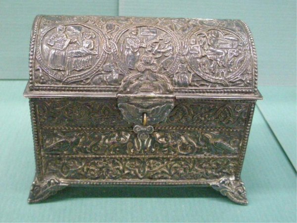 Barbour Silverplate Jewelry Casket: Late 19th/early 20th c. Barbour Silver Company 6 1/4" x 5" x 4" silverplate jewelry casket, w/repousse Renaissance figural, floral & animal motif