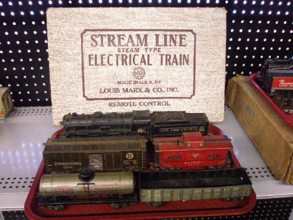 1950's Marx Stream Line Electric Train Set: 1950's Marx #4222 Stream Line Electric 6 piece train set w/box, #999 die cast 2-4-2 Locomotive, New York Central Tender, #70311 Pennsylvania boxcar, #92812 Reading caboose, #256 NIAX Niagara Falls Tan