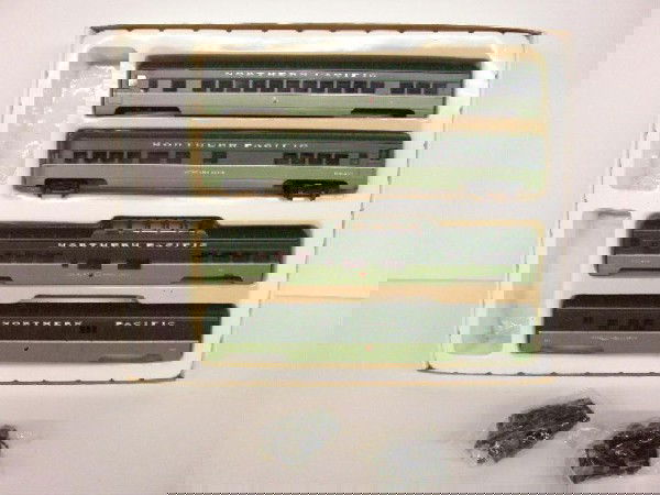 Con-Cor HO Scale Passenger Cars: Con-Cor HO scale Northern Pacific passenger cars w/partial box, Montana Club Pullman, Vista Dome North Coast Limited Pullman, #587 Passenger & #425 U.S. Railway Post Office. CONDITION: Vista Dome, #58