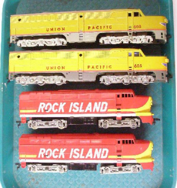 HO Rock Island & Union Pacific Engines: HO scale Tyco Rock Island & unmarked #605 Union Pacific engines, U.P. engines are numbered on base 33221. CONDITION: Very good w/minor wear.