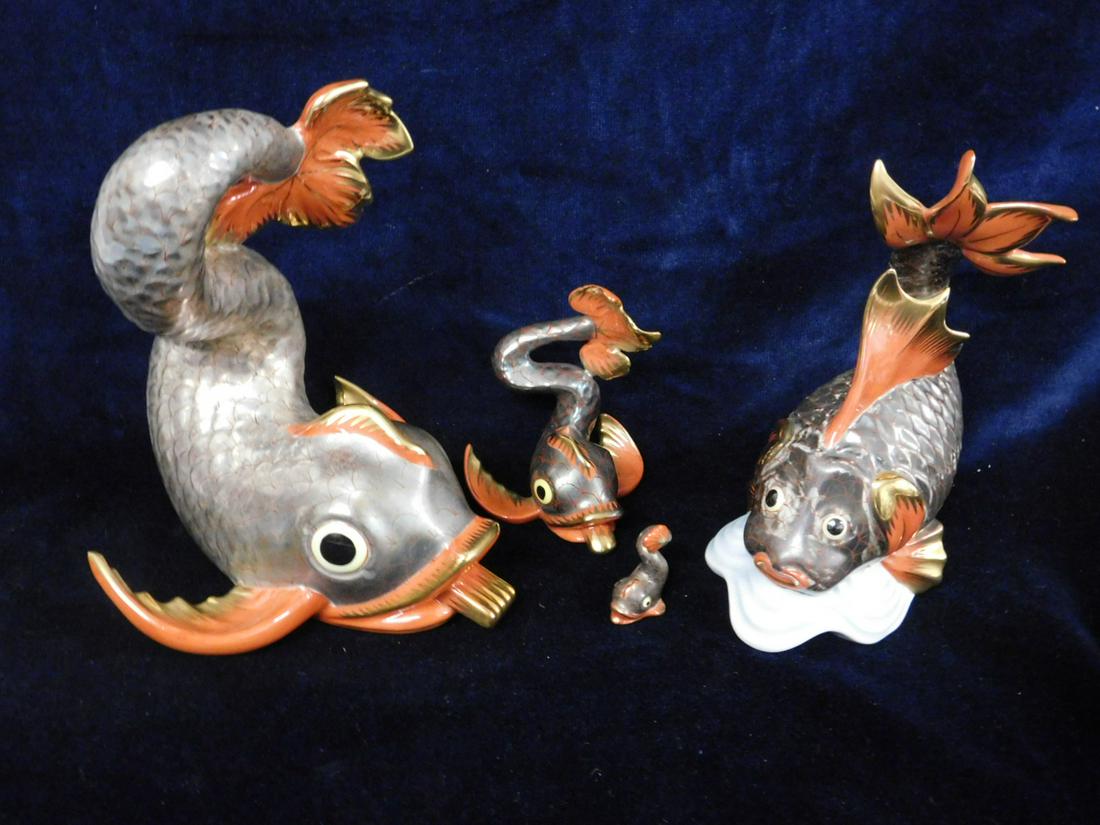 4 Herend Graduated Fish: Four Herend Graduated Fish, Hungary, hand painted porcelain, includes: 6 1/4" h, 5 3/4"h, 3 1/4"h and a 1 1/4"h. CONDITION: Excellent. No issues identified.