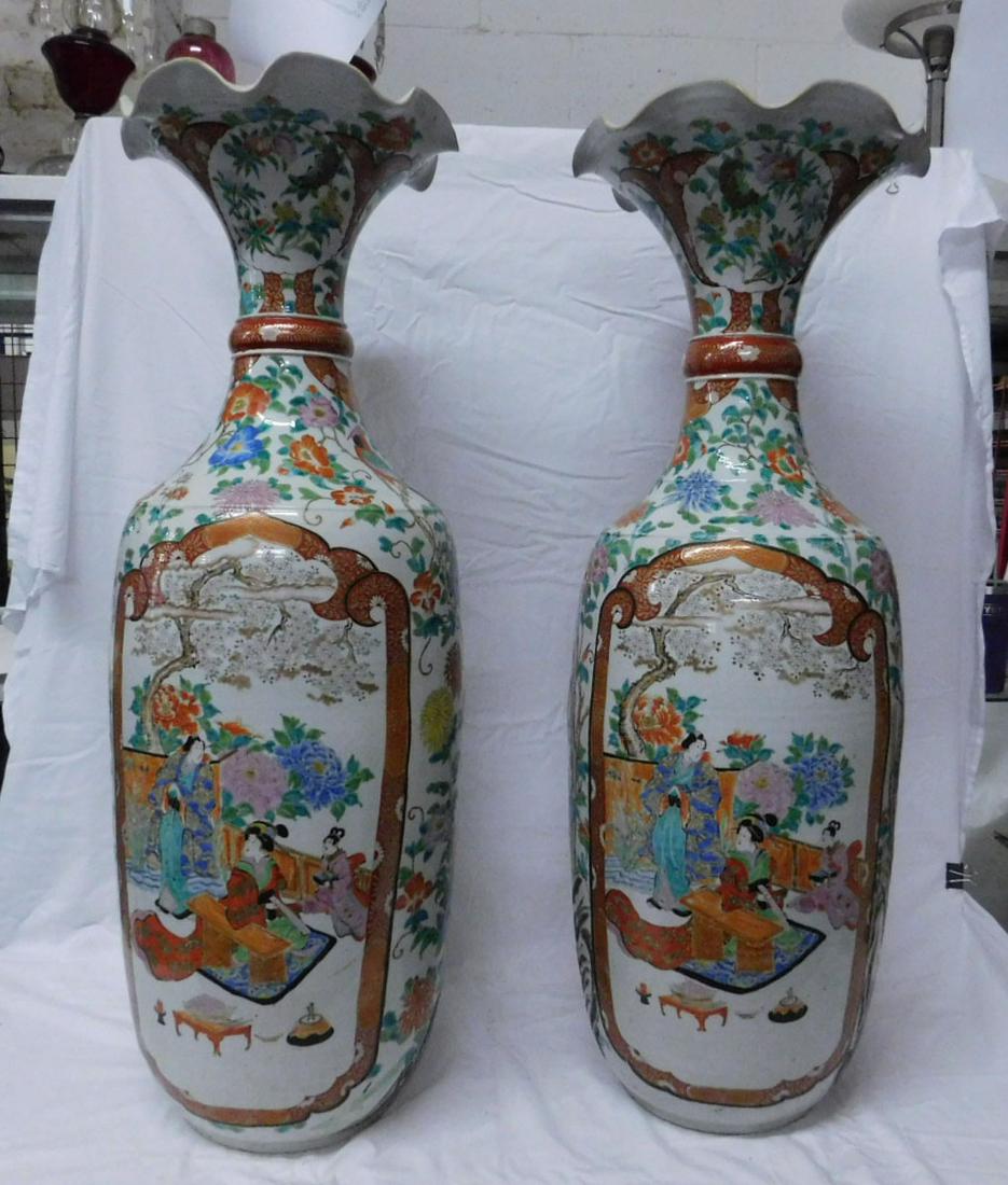 Pr Kutani Palace Urns (1 of 7)