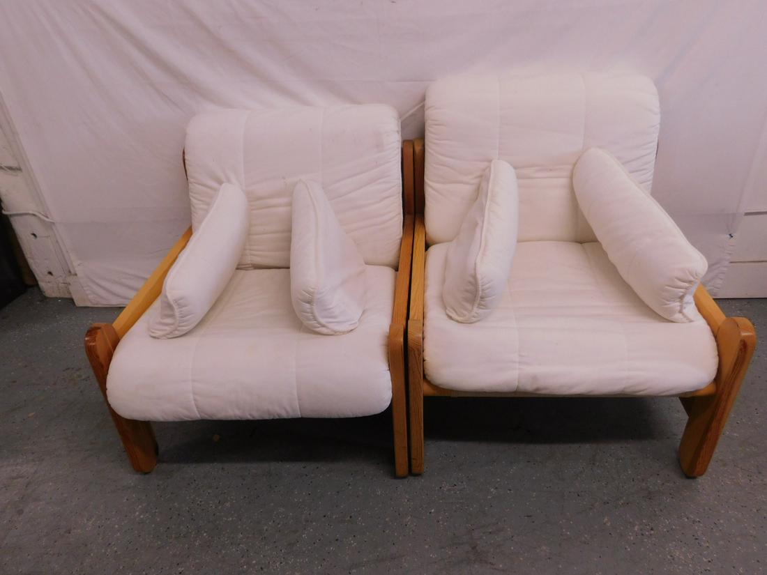 Pr Contemporary Arm Charis (1 of 9)