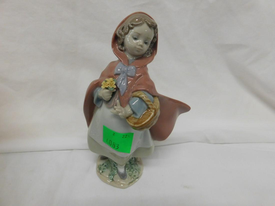 Lladro - Little Red Riding Hood (1 of 8)