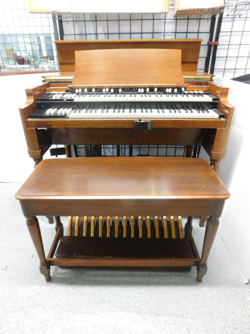 Hammond B-3 Organ, Bench & Speaker (1 of 5)