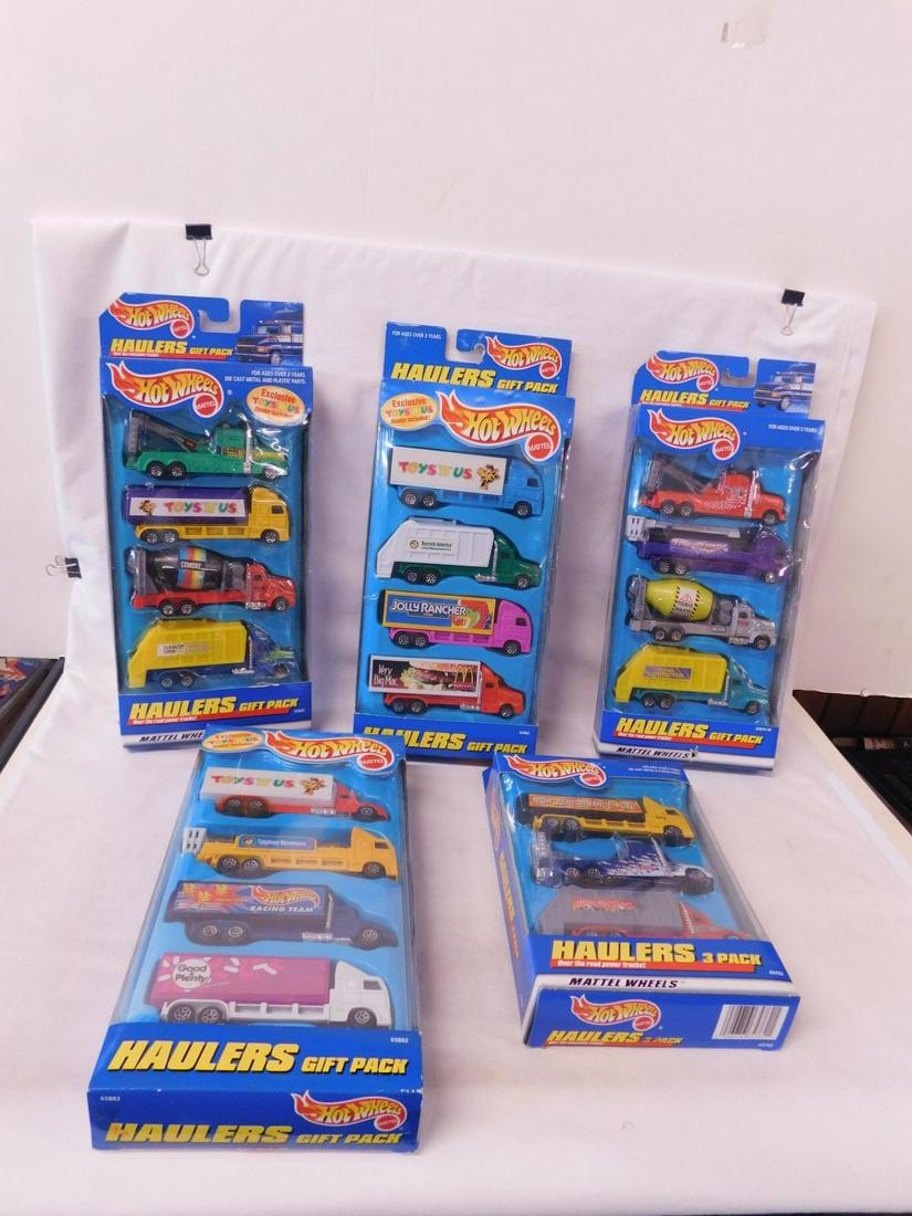 Hot Wheels Haulers Gift Pack Sets NIB (1 of 4)