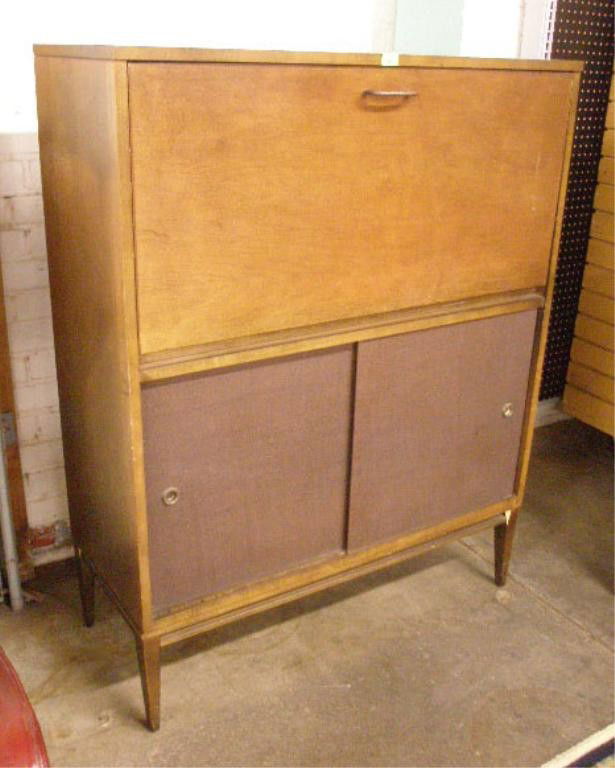 Paul McCobb Planner Group Desk: Winghendon Furniture Company, Planner Group designed by Paul McCobb desk, walnut, drop front with fitted interior, mid 20th c. 36" x 15 1/2" x 46 1/2"