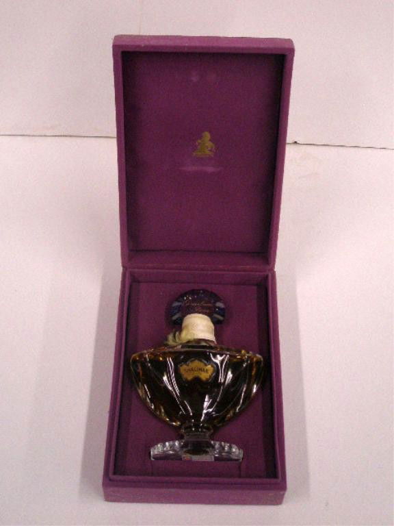 Vintage Guerlain Shalimar Perfume Bottles: Vintage Guerlain Shalimar 4 1/2" & 5 3/4" French glass perfume bottles w/boxes & original perfume.