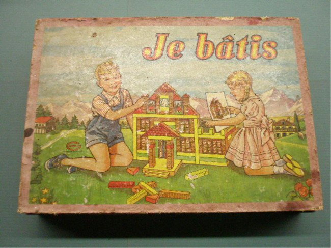 1940's French Building Blocks Set: 1940's French wood building blocks set in original case. Condition: Very good w/some pieces having minor wear, appears to be complete but may have missing pieces, wear & loss on case. v