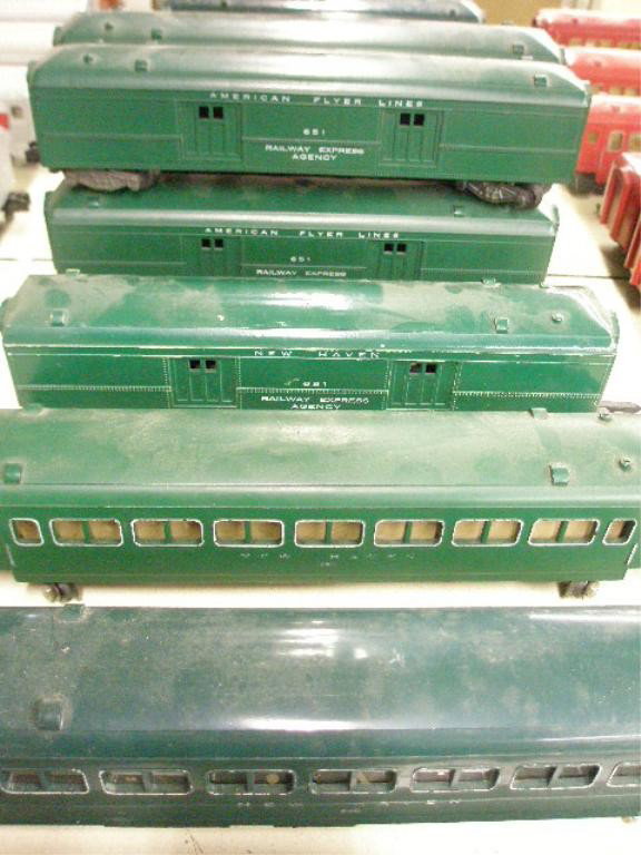 1950's American Flyer New Haven Passenger Cars: 1952-1953 American Flyer "S" gauge green New Haven type 11 Passenger Cars, (2) #550 & (3) #651, one 651 is type 10. Condition: All have areas of wear & or loss. All have areas of wear & or loss.