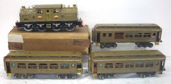 Lionel Standard Gauge Passenger Train Set: Prewar Lionel standard gauge 4 piece passenger train set, #402E 0-4-4-0 Electric Locomotive w/original box, #418 Pullman, #419 Combination & #490 Observation. Condition: All have areas of wear, loss &