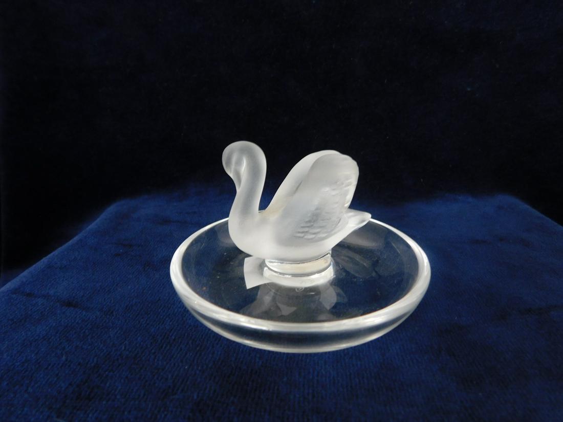 Lalique Swan Pin / Ashtray (1 of 3)