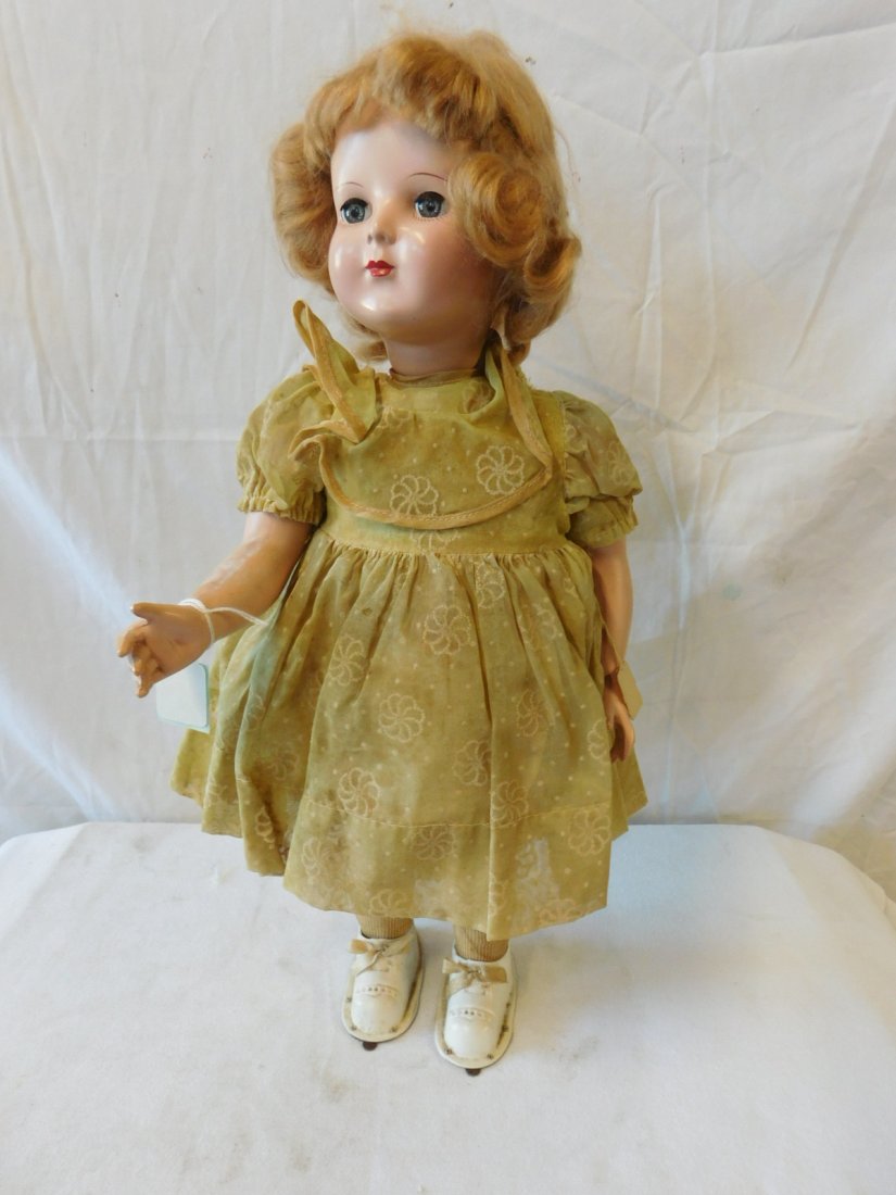 1950s Mechanical Roller Skating Doll (1 of 10)