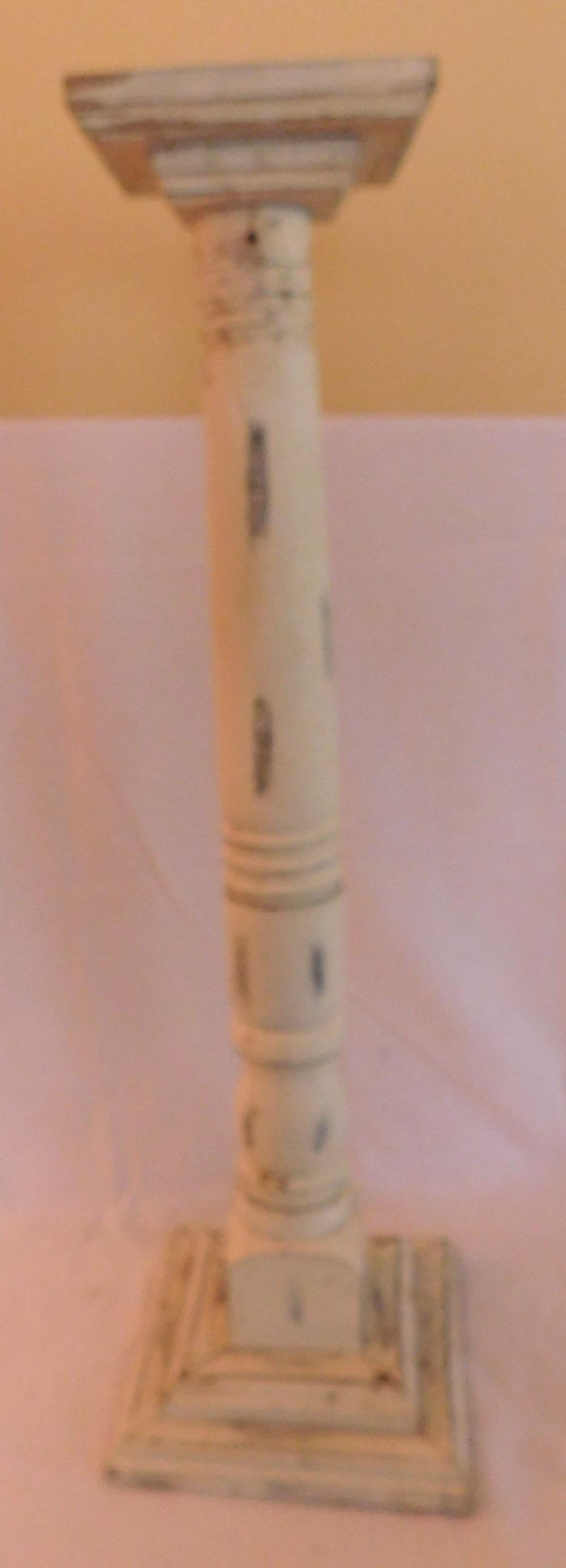 Wood column pedestal (1 of 7)