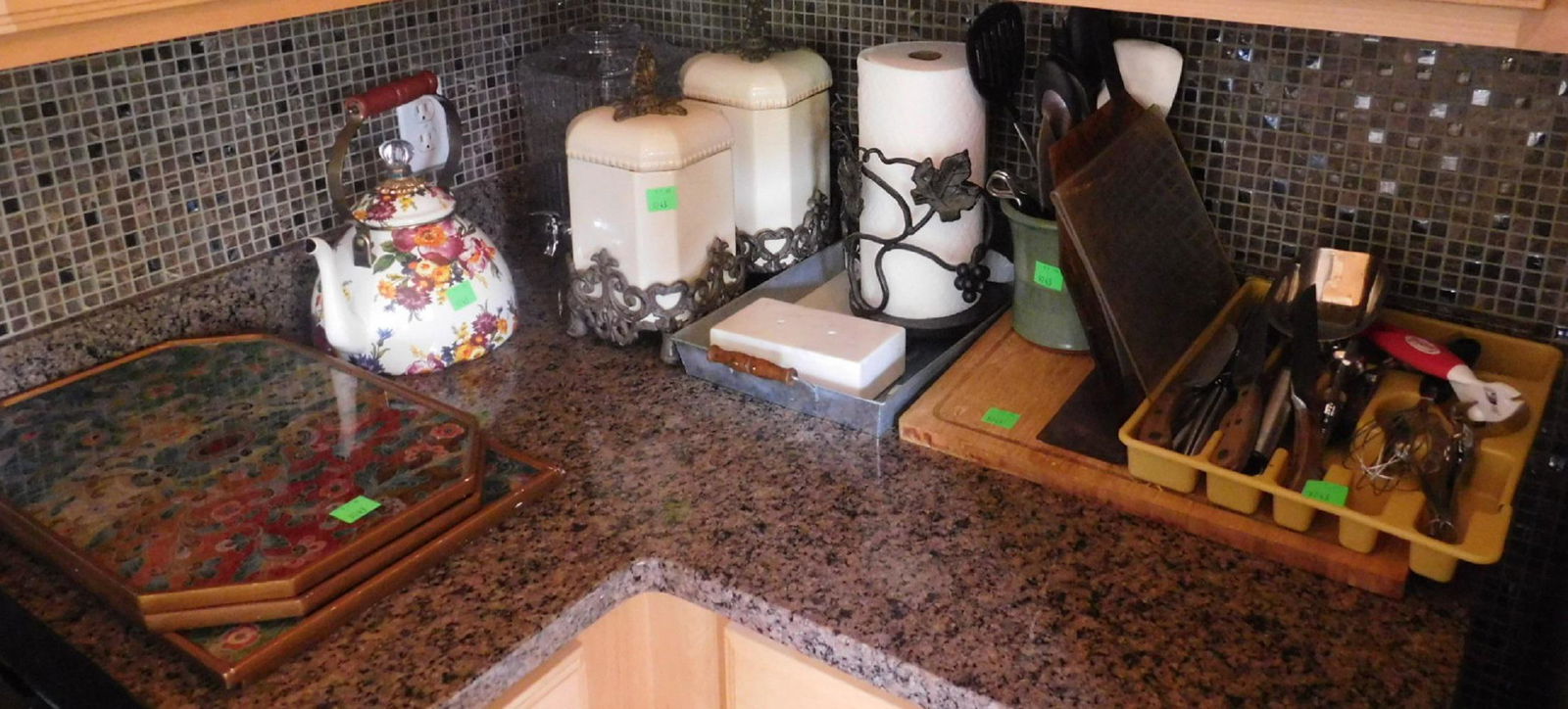 Lot metal & ceramic kitchen accessories (1 of 4)