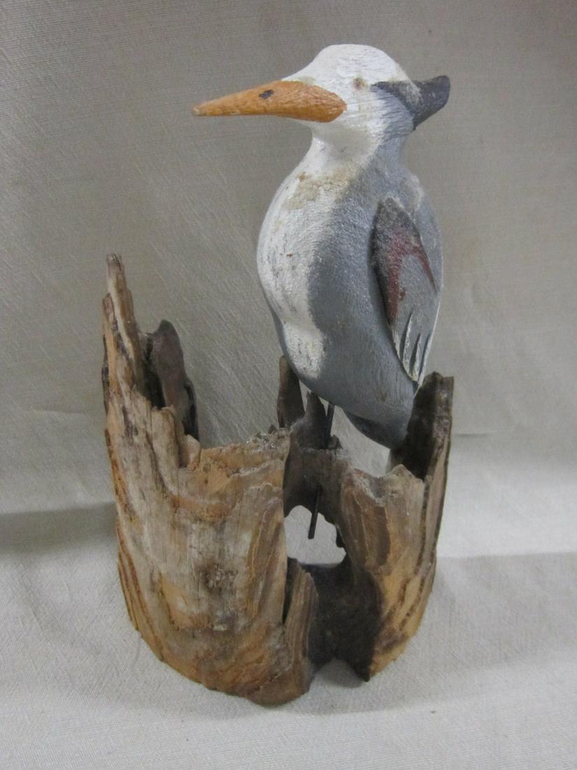 W.(alter) Oler Signed Wood Pecker: W.(alter) Oler Signed Wood Pecker, Beach Haven, N.J. signed under tail, carved and painted wood upon a half round driftwood base, 9 3/8" x 6" x 5". CONDITION: Very good.