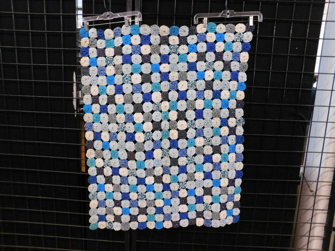 Vintage Yo-Yo Quilt Top (1 of 6)