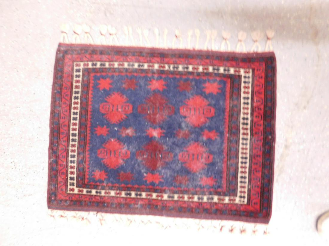 Oriental Throw Rug (1 of 4)
