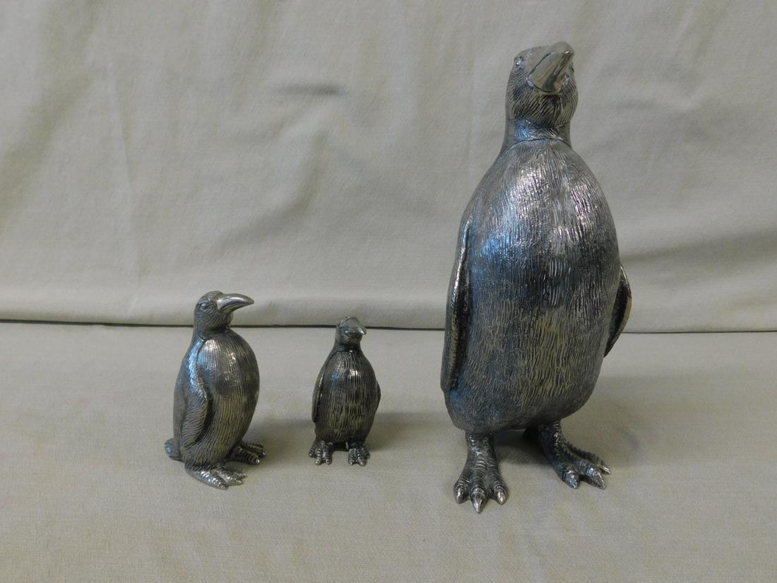 Gucci Large Penguins Sculpture (1 of 1)