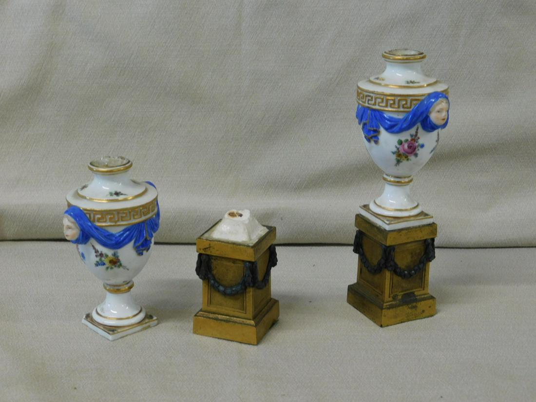 Pr Meissen Cabinet Urns (1 of 4)