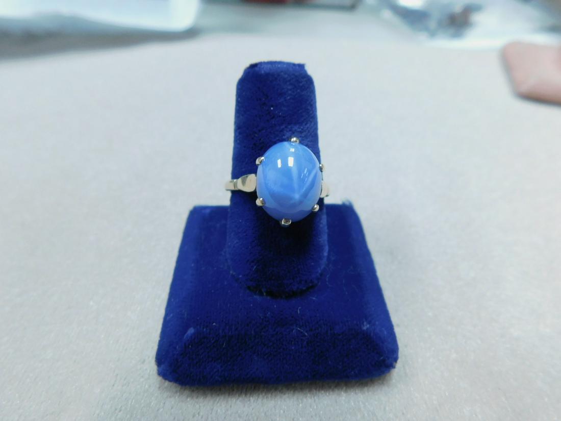 Gold & Star Sapphire Lady's Ring (1 of 2)