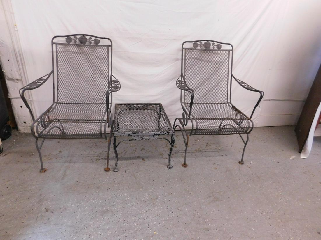Pr Russel Woodard Patio Chairs & Table (1 of 5)